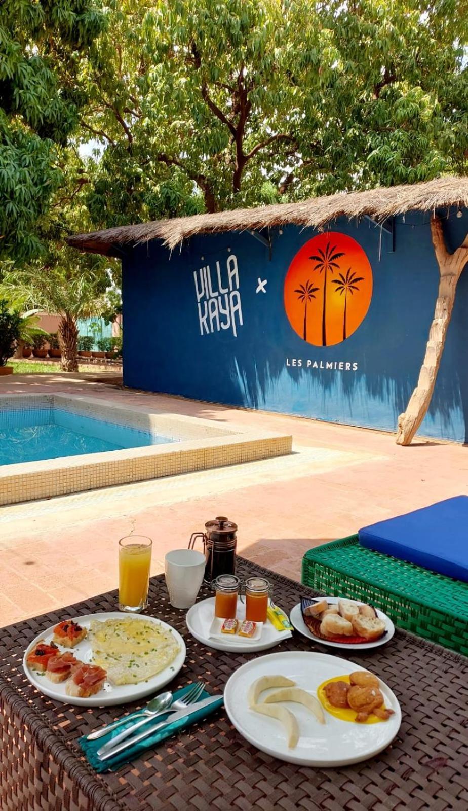 Hotel Les Palmiers Уагадугу Экстерьер фото